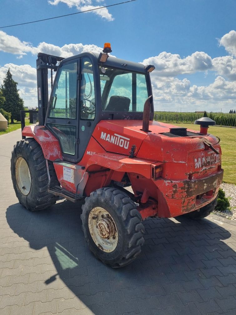 Manitou M26-4 maszt triplex 5.4m Wózek Widłowy Terenowy 4x4