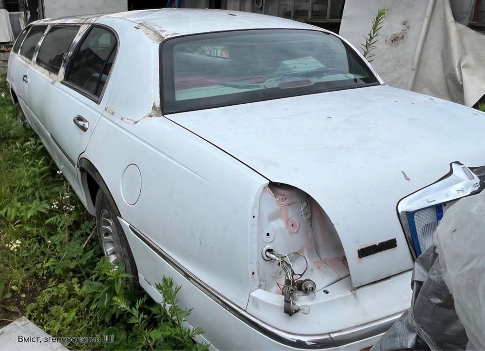 Lincoln town car