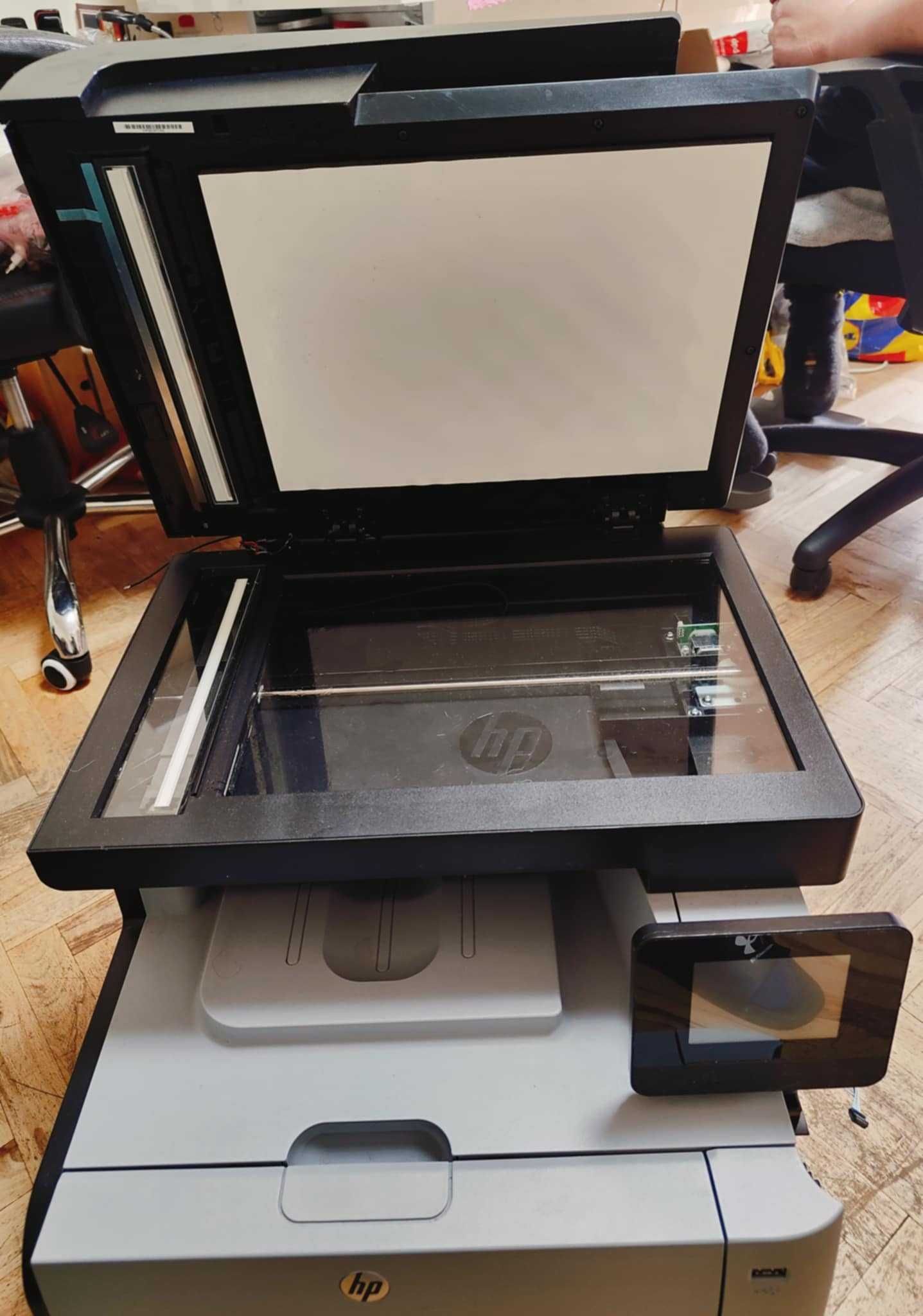 Urządzenie wielofunkcyjne HP Color LaserJet Pro M476dw z tonerami