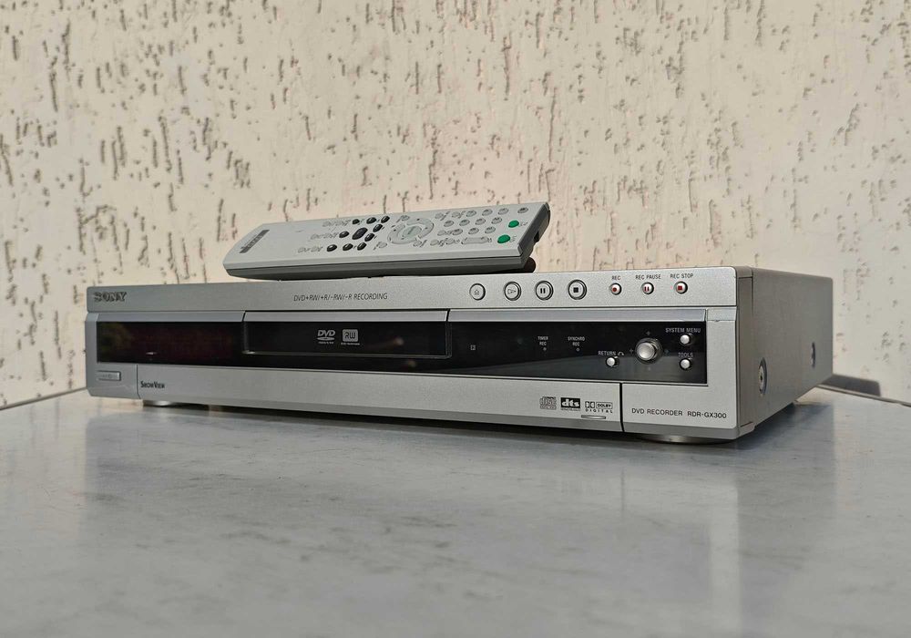 DVD-рекордер Sony RDR-GX300 з пультом керування ДЕФЕКТ