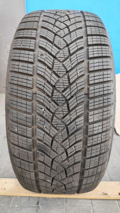 245/40 R19 GoodYear Ultra Grip / 2024р 7.5мм зимова шина 1шт