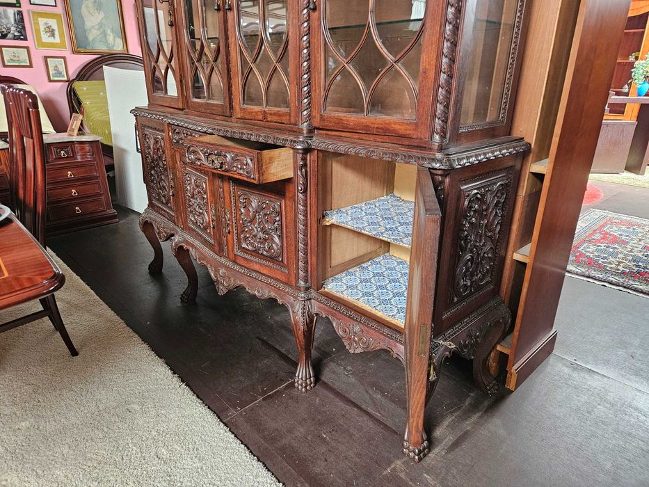 Móvel antigo em madeira trabalhada - óptimo estado geral