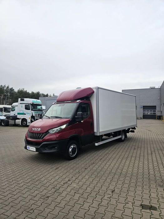 Iveco DAILY 50C35 STOCK 31975  Iveco Daily 50C35  kontener z windą