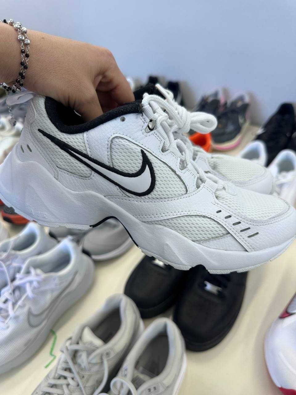 Стокове взуття Nike — категорія В+, лот 44 пари