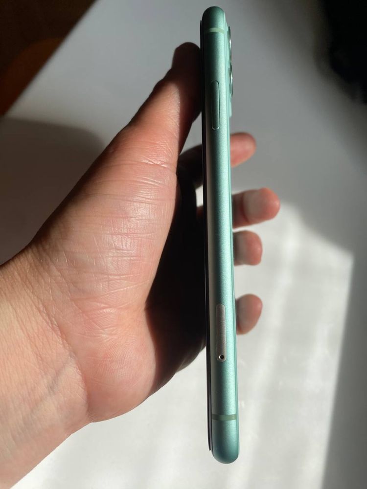 iPhone 11 64 ГБ смартфон