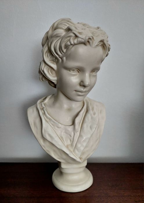 Estatueta "Flor Agreste" de Soares dos Reis