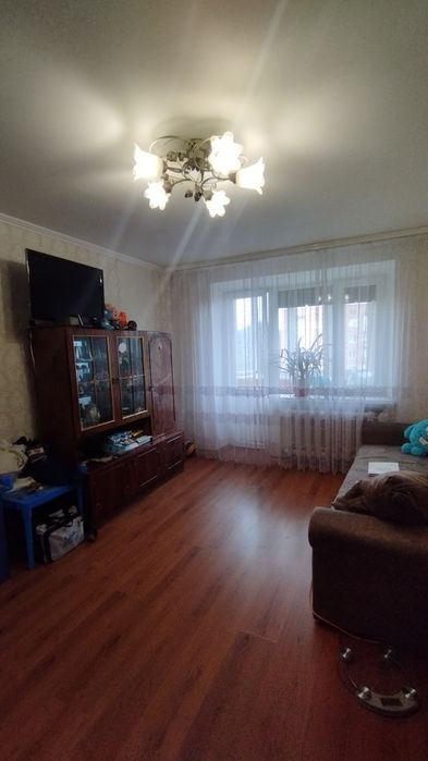 Продам трикімнатну квартиру