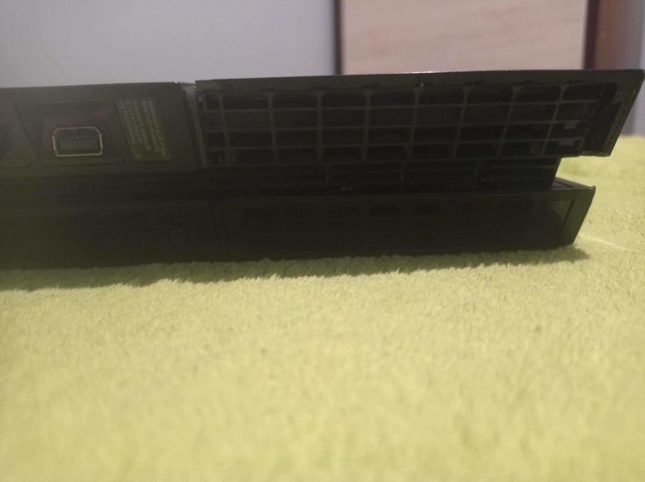 Konsola ps4 +Gra