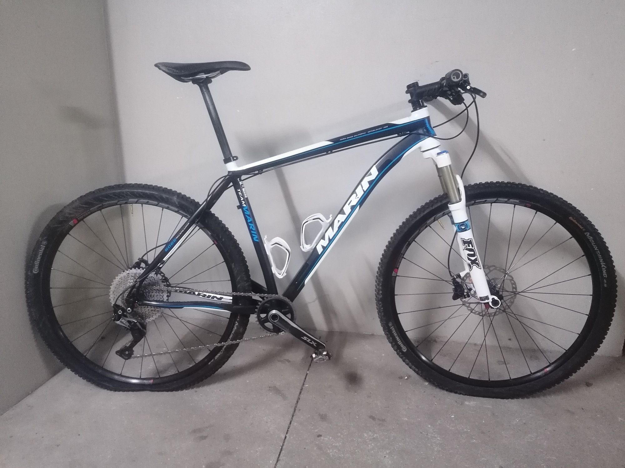 Bike btt  muito bem equipada