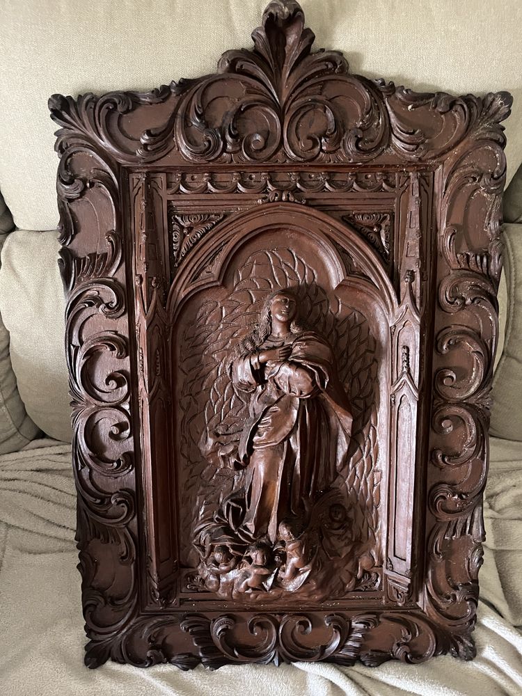 Quadro entalhado em madeira da Imaculada Conceição