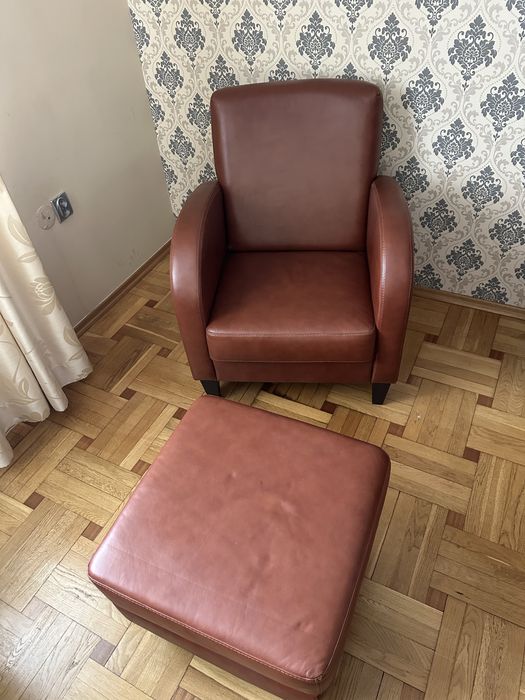 Skórzany fotel z podnóżkiem Almi Decor - odbiór osobisty