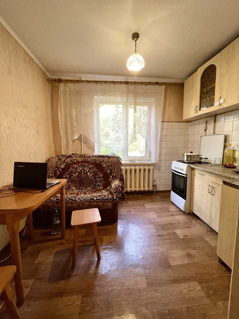 Продам 1 к. квартиру в хорошем состоянии на Ак. Королева. Средний этаж