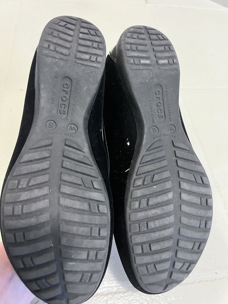 Crocs balerinki damskie czarne zamszowe w6 36