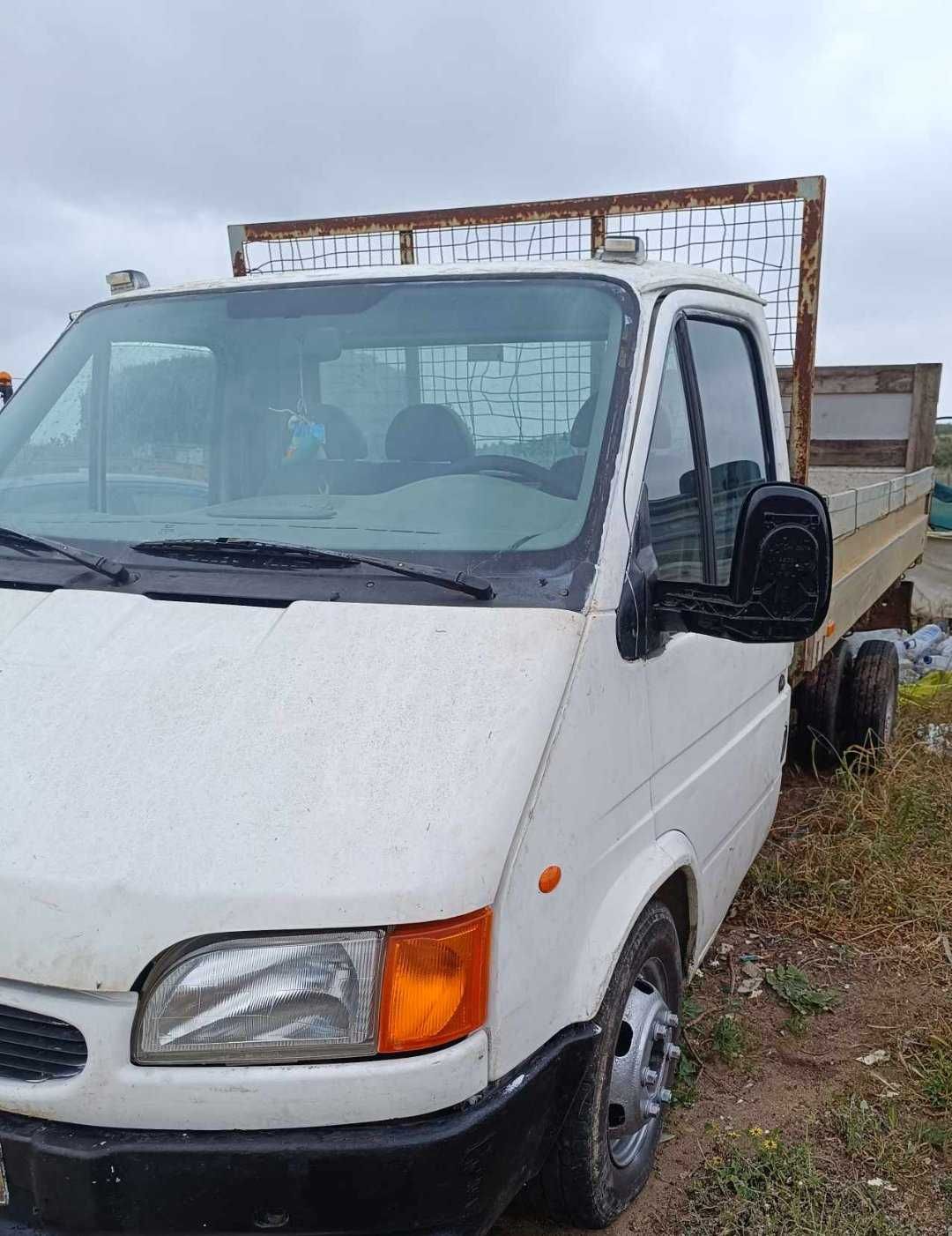 Ford Transit com direcção assistida