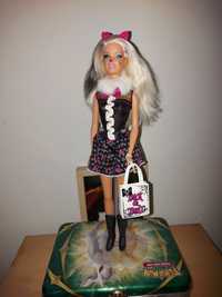 Barbie estrela de Halloween, doce ou travessura