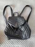 Czarny elegancki plecak stylizowany na YSL