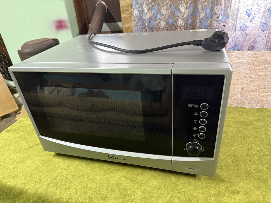 Микроволновка электролюкс