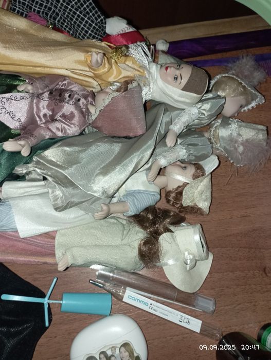 Продам фарфорові ляльки