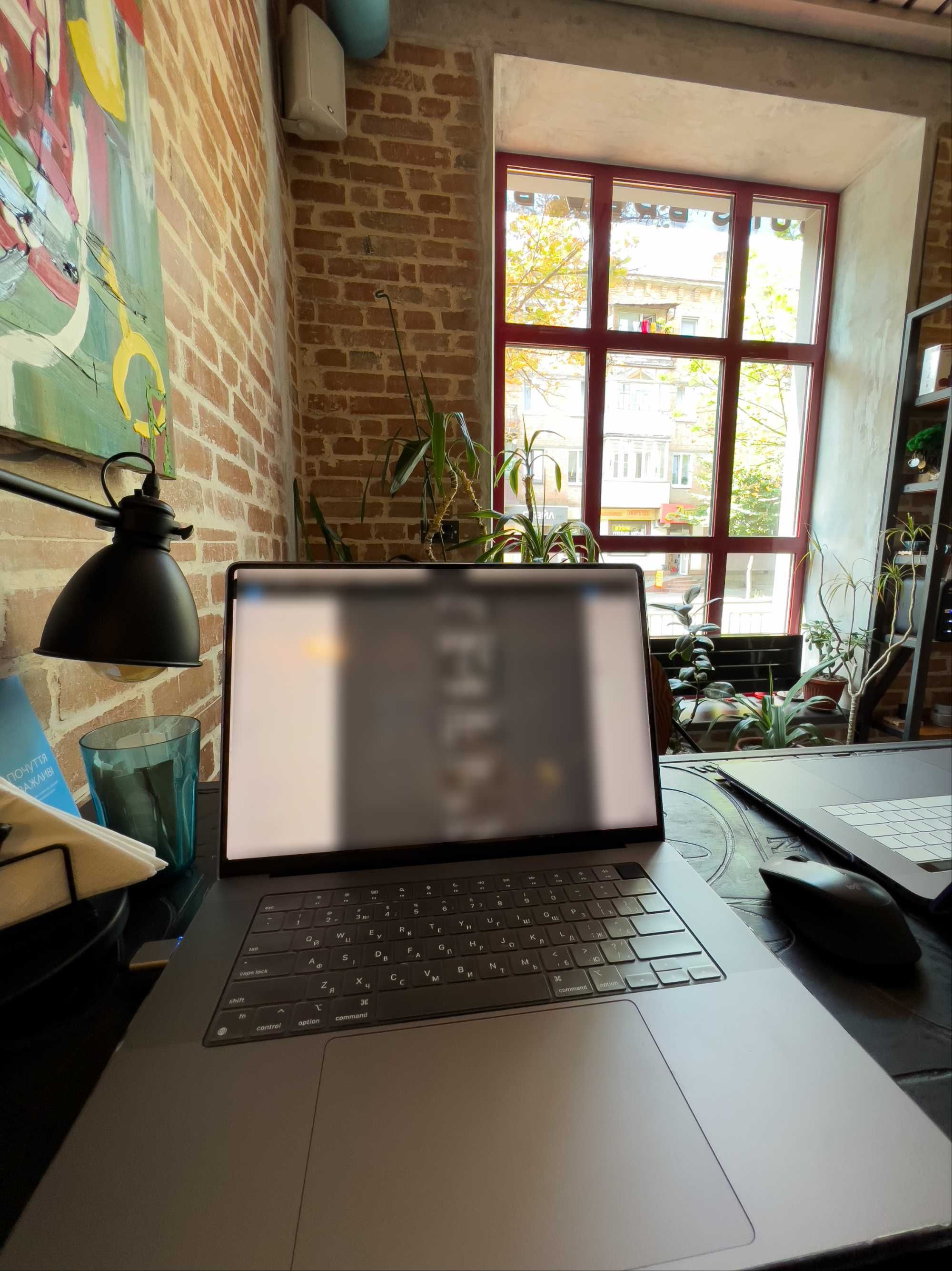 Ноутбук MacBook Pro 15"  Retina with Touch Bar 256GB. Вживаний.