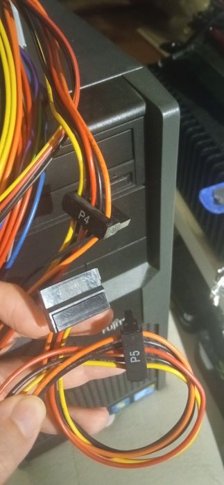 Caixa ATX Fujitsu com drive DVD multi layer e fonte de alimentação