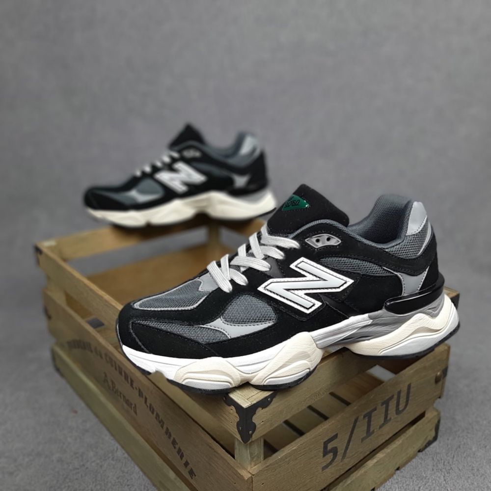 РОЗПРОДАЖ New Balance 9060 Чорні/бежеві 41-46р