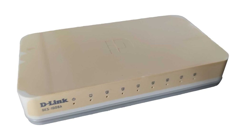 D-Link DES-1008A Коммутатор 8-портовый 100 Мбит