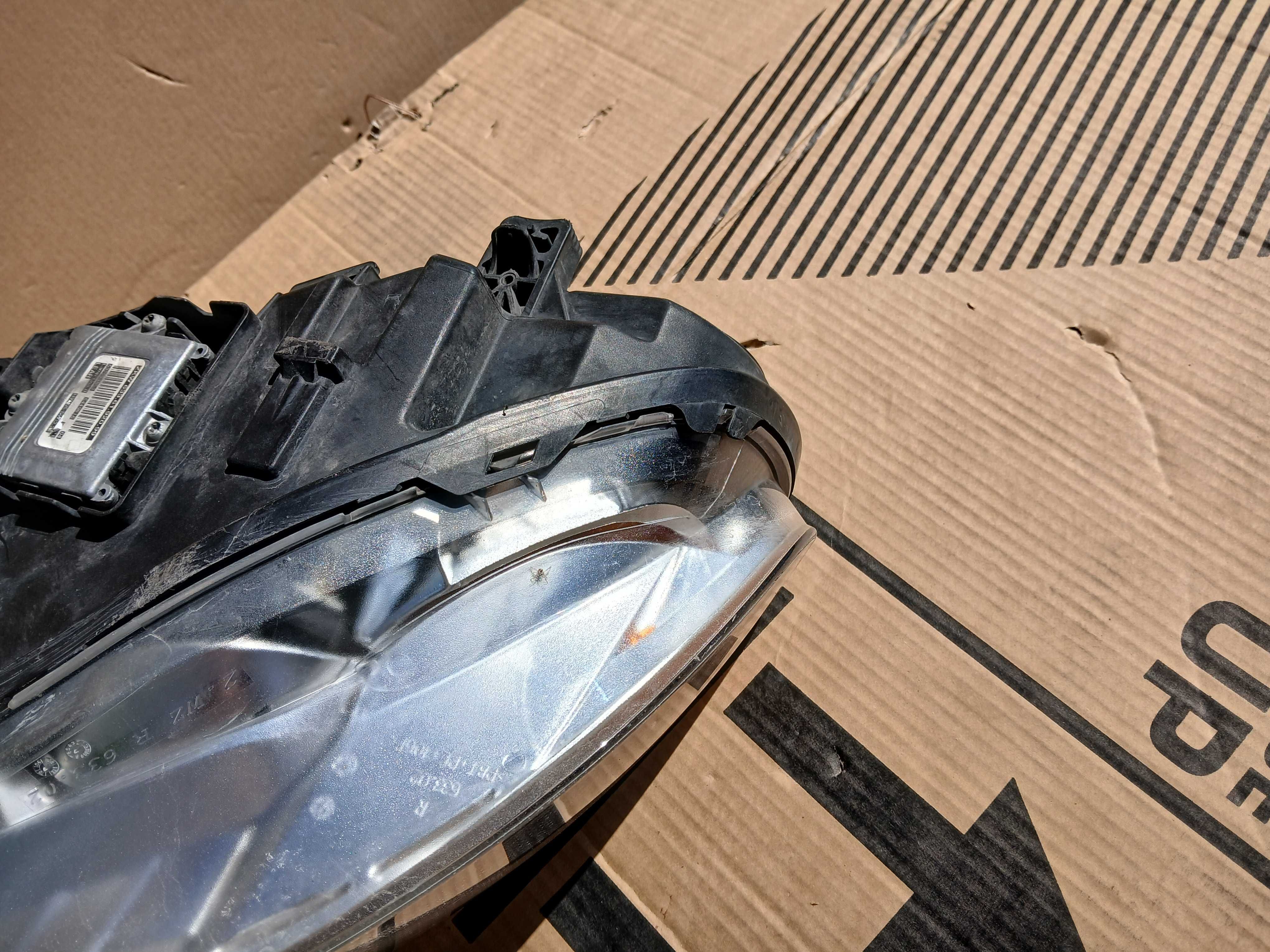 Volvo S80 II V70 III XC70 II przednia lampa prawa prawy przód