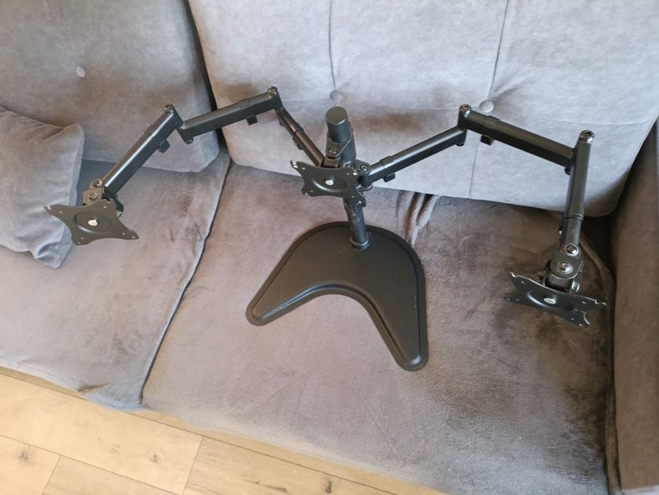 Uchwyt, stojak na 3 monitory mocny