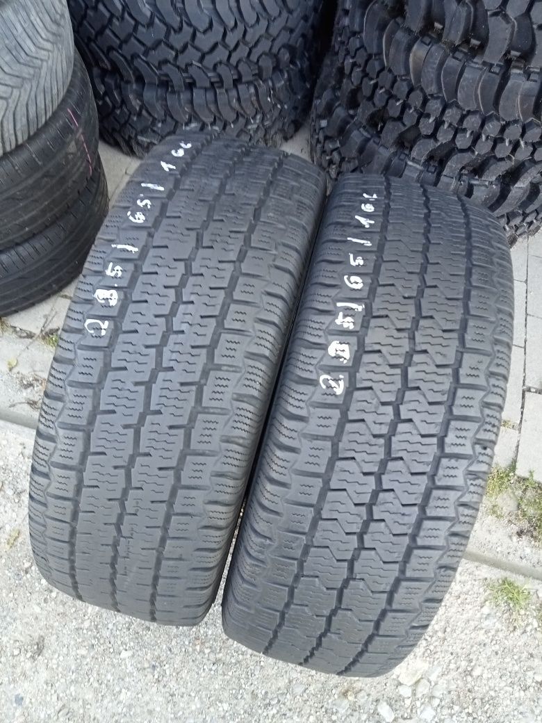 2x Opony Używane Całoroczne 235/65R16C Continental
