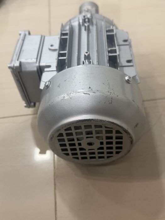 Motoreduktor / Silnik 3 fazowy 0,12 kW