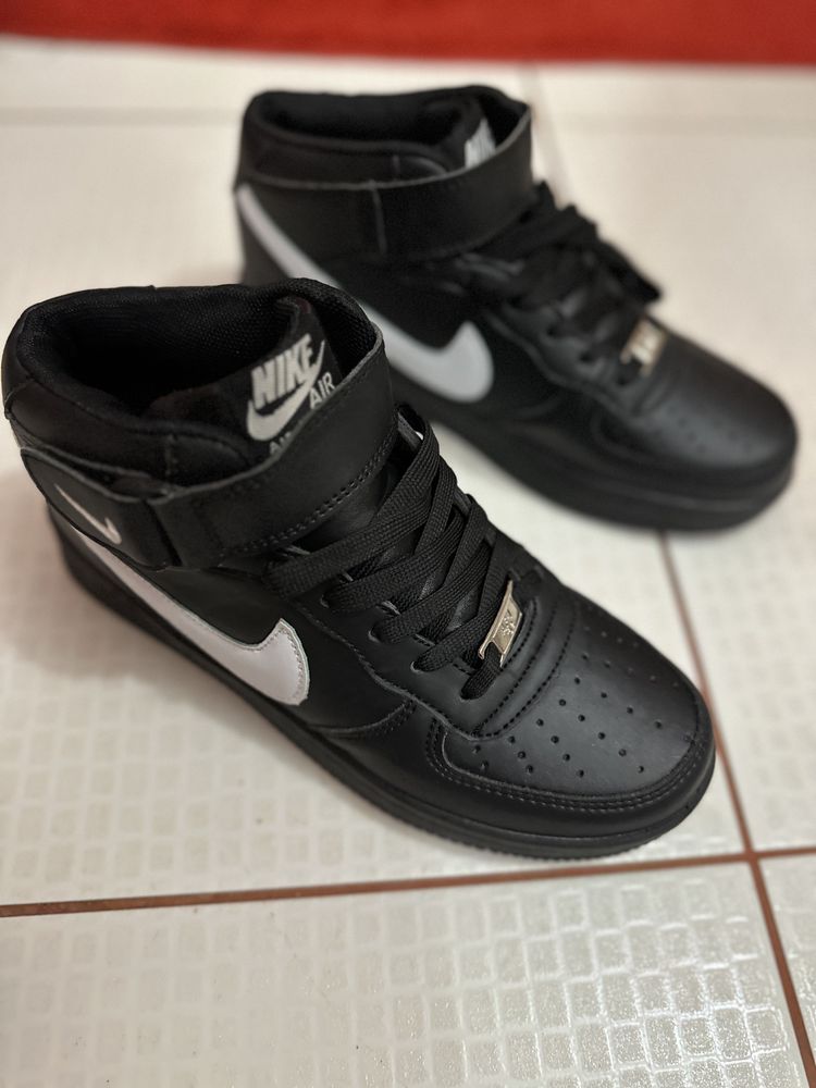 Кросівки хайтопи Nike Air Max p.36 нові