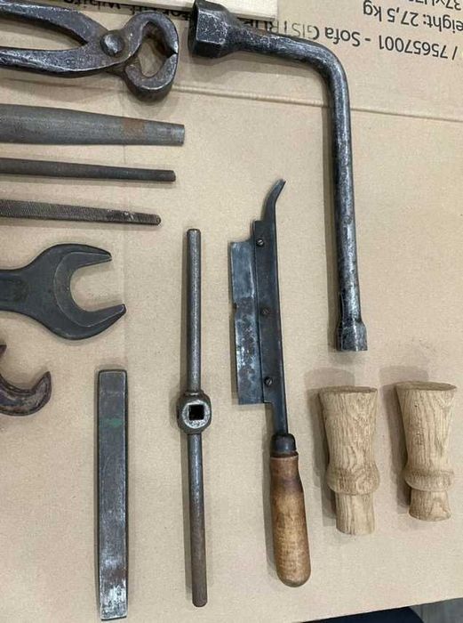 Щипцы шлицовка напильник молоток ключ балонный зубило линейка вороток