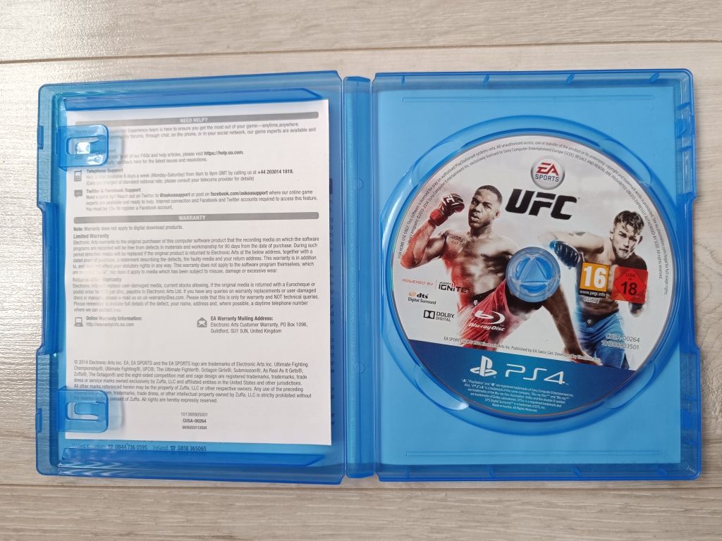 Gra PS4   -  UFC