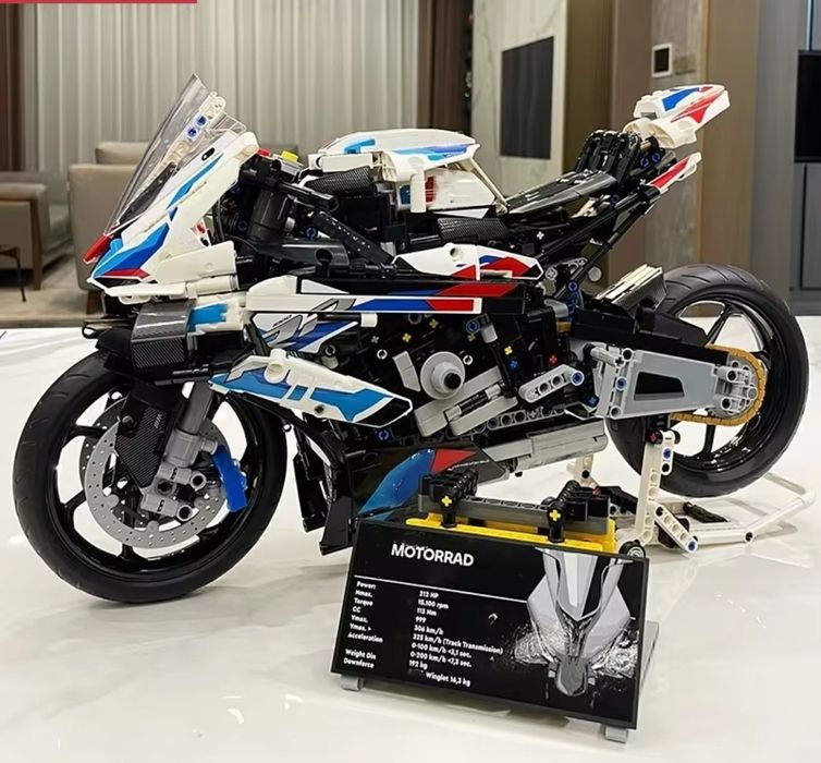 Качественный конструктор байка Technic BMW M 1000 RR (42130) 1920 дет.
