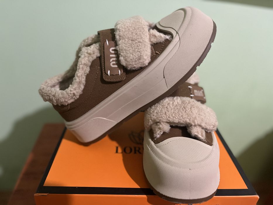 зимове взуття жіночі красовки димосезон