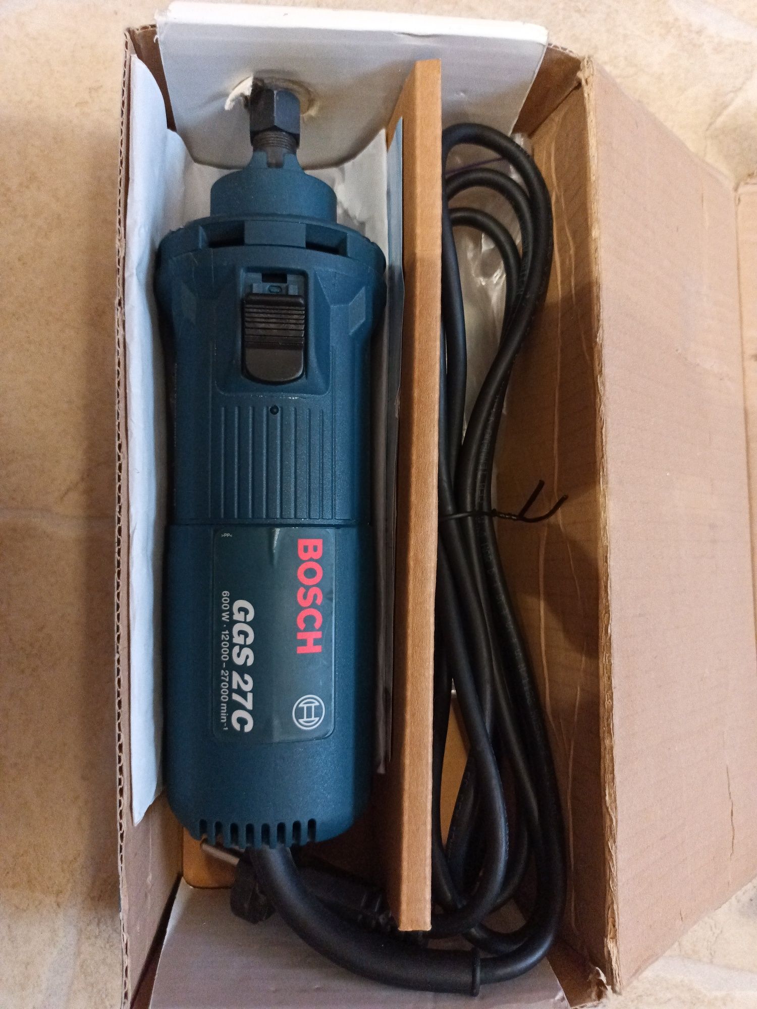 Фрезер BOSCH GGS 27C 600W 12000 - 27000 об/хв 6мм  Новий Оригінал Рідк