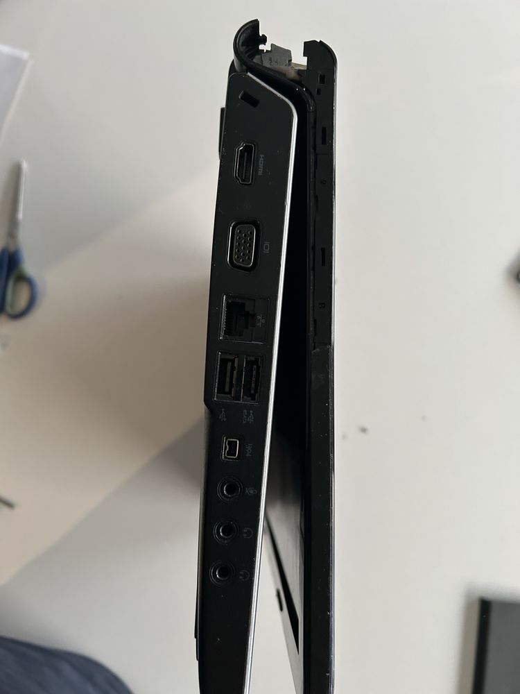 Laptop dell studio 1558, 15,4 uszkodzony