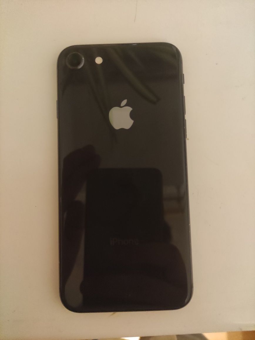 iPhone 8 + чехол (Продаж, Обмін)