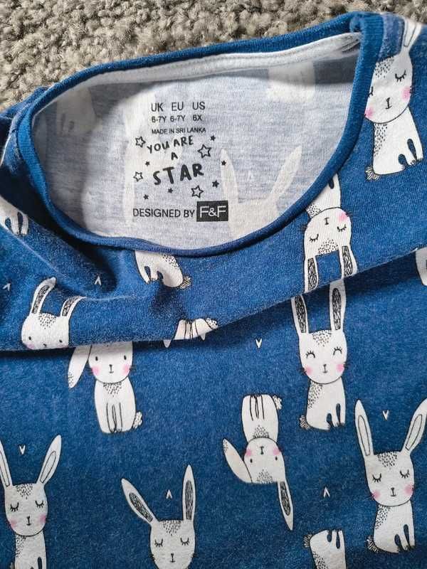 Niebieska sukienka F&F 116/122 w króliczki