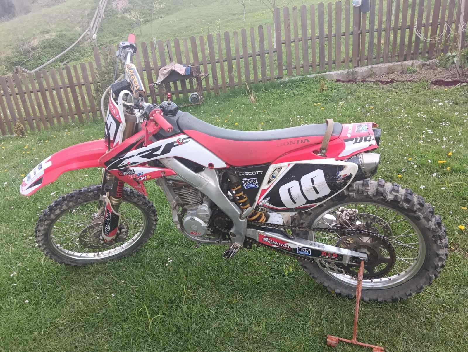 Продам Honda CRF