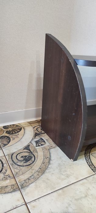 Дерев'яна полиця