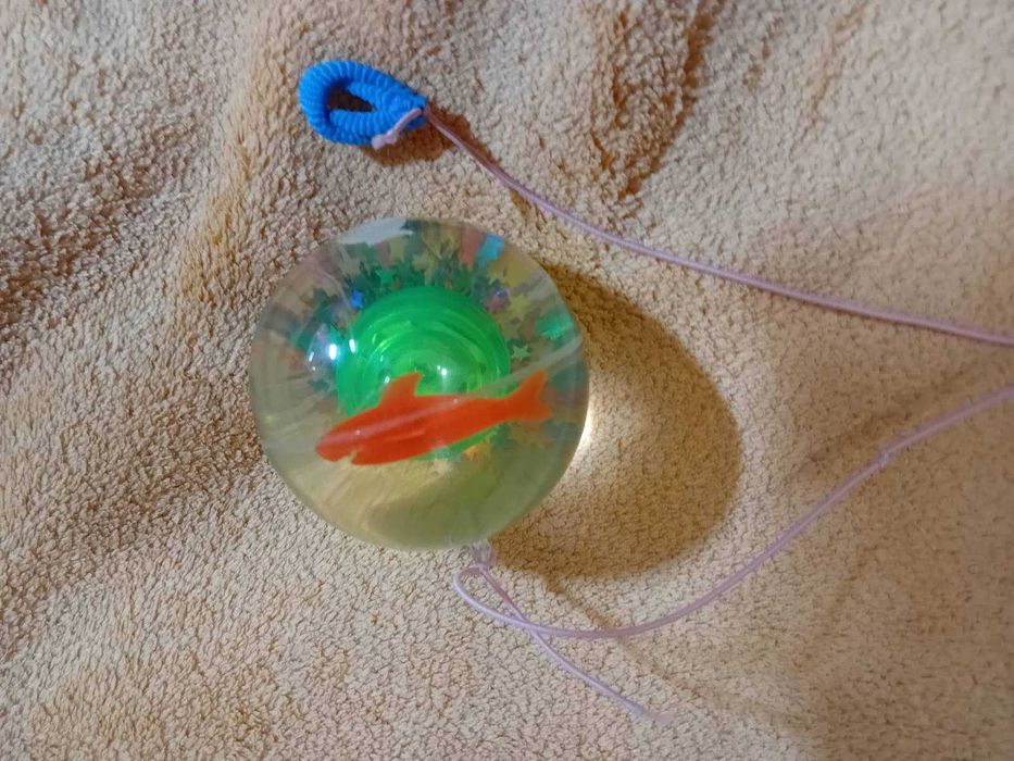 Świecąca piłka 6 cm