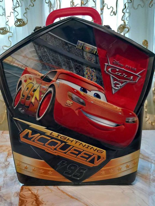 Металлический бокс-гараж для 36 машинок