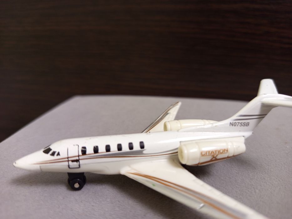 Металеві літаки бу якісні