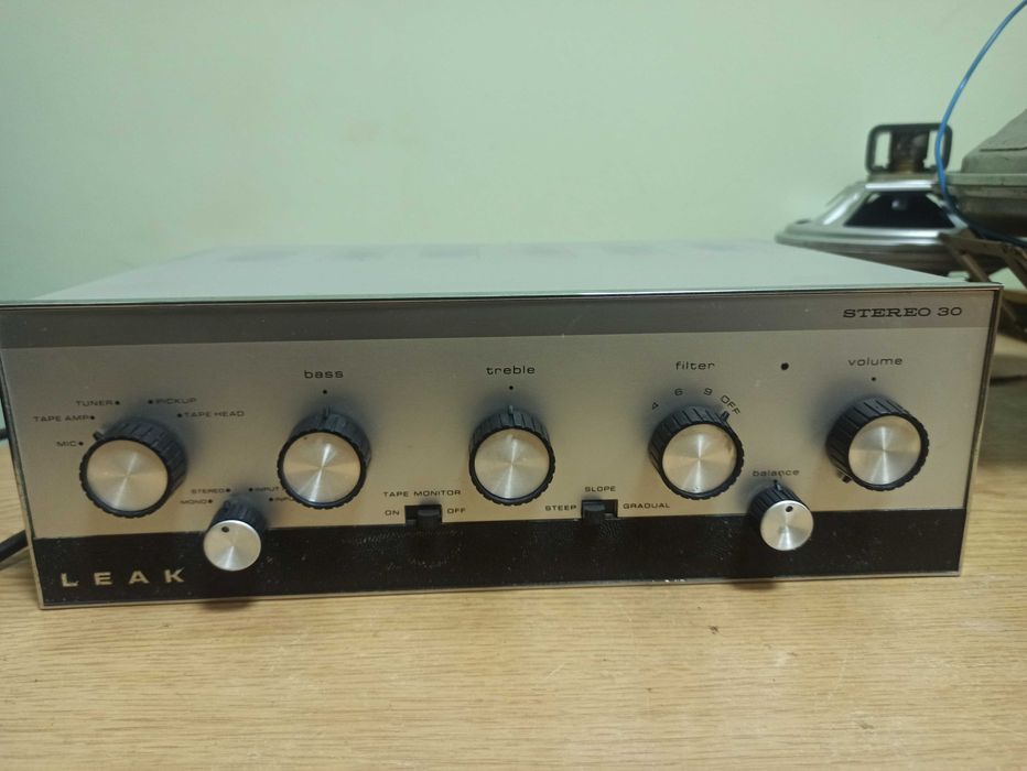 Leak 30. Підсилювач на германієвих транзисторах.