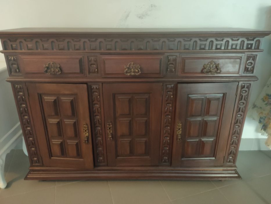 Sapateira com gavetas e portas