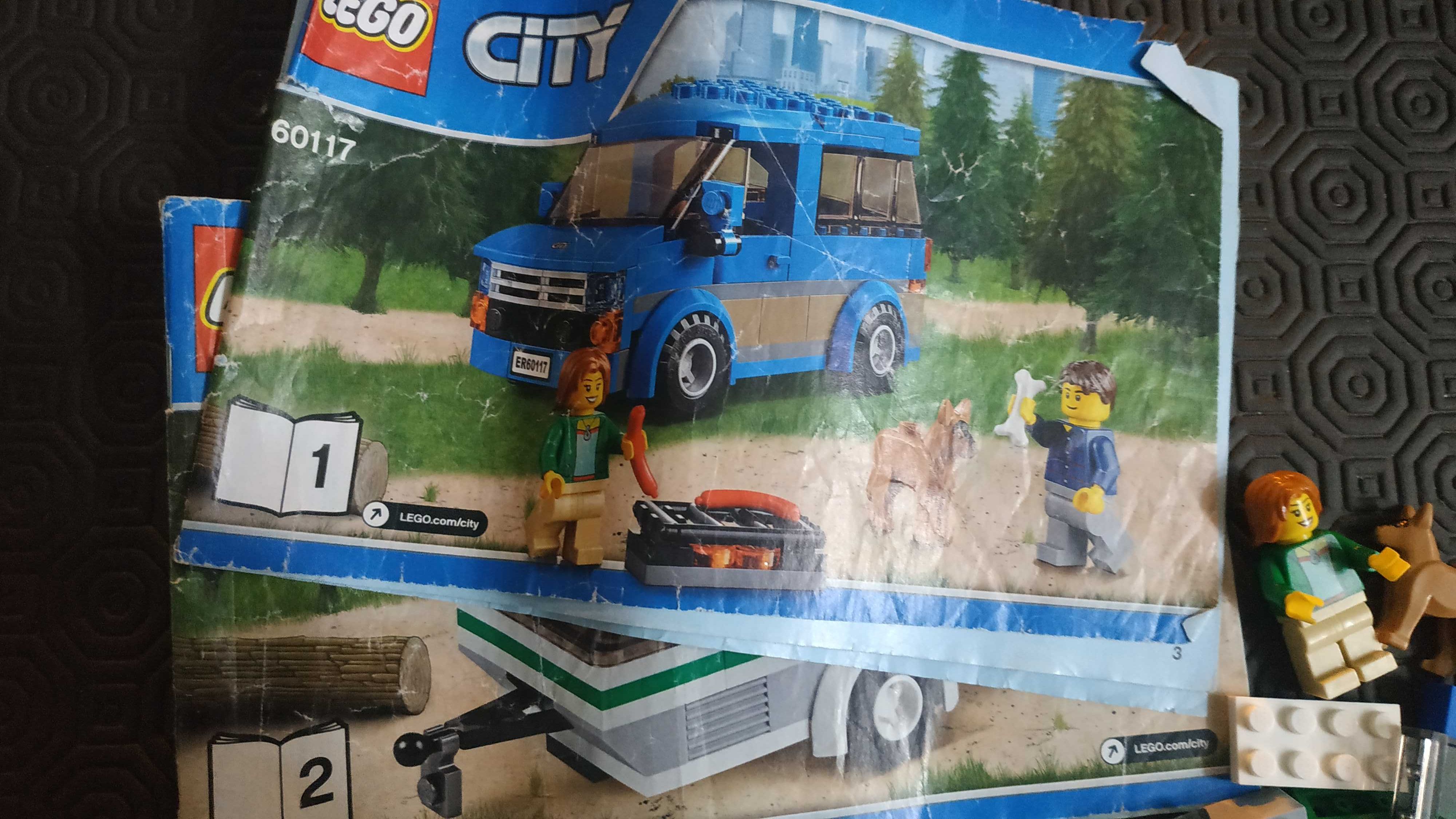 Lego City - Van & Caravana - 60117 - COMPLETO