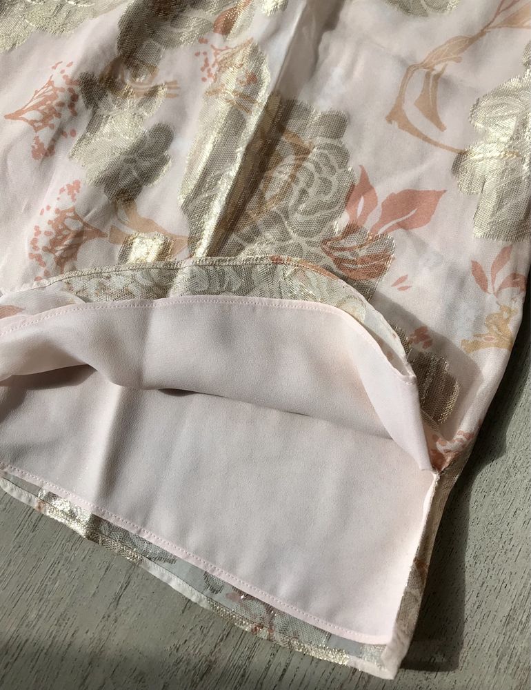 Top floral castanho e dourado (Massimo Dutti, tamanho L)