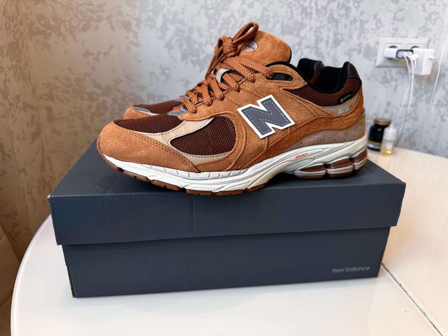 Продам свої оригінальні New Balance 2002R Gore-Tex Tobacco