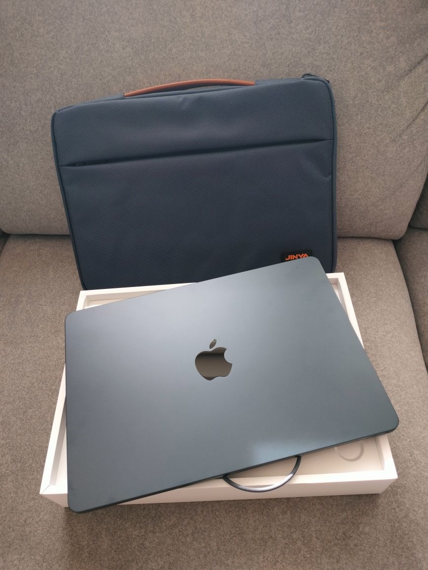 Apple MacBook Air 13'' chip M2 - NOWY, pol. dystrybucja, 1000 taniej